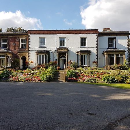 Heath House Acomodação com café da manhã Dewsbury Exterior foto