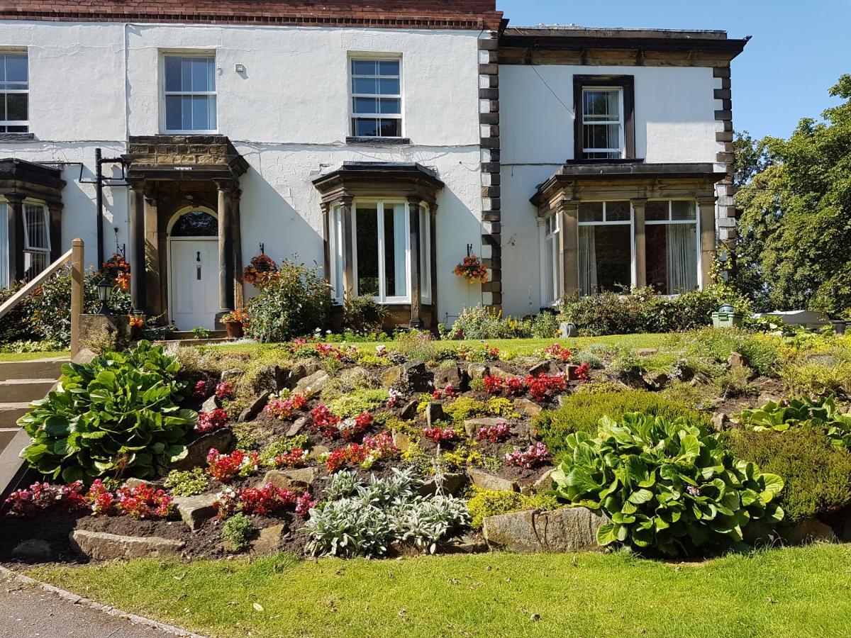 Heath House Acomodação com café da manhã Dewsbury Exterior foto